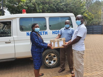 Chinese members of the Geneva Agape Foundation in 2020 Archive: China, donated medical masks against Covid to the Nazareth Hospital in Nairobi/Kenya.